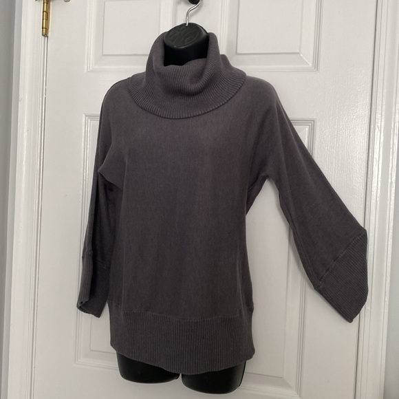 Gray Wide Turtleneck Sweater, Spring & Mercer - Picture 2 of 4